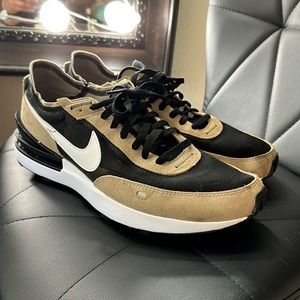 Nike waffle cone trainers
